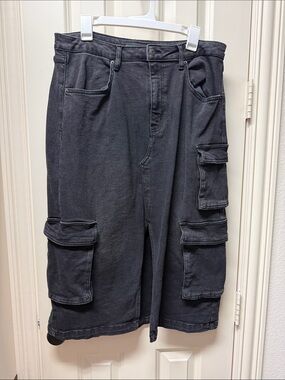 Wild Fable cargo denim skirt.  Size large